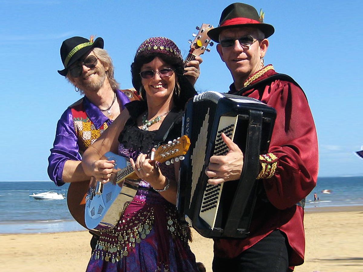 french party band music sunshine coast brisbane gold-coast